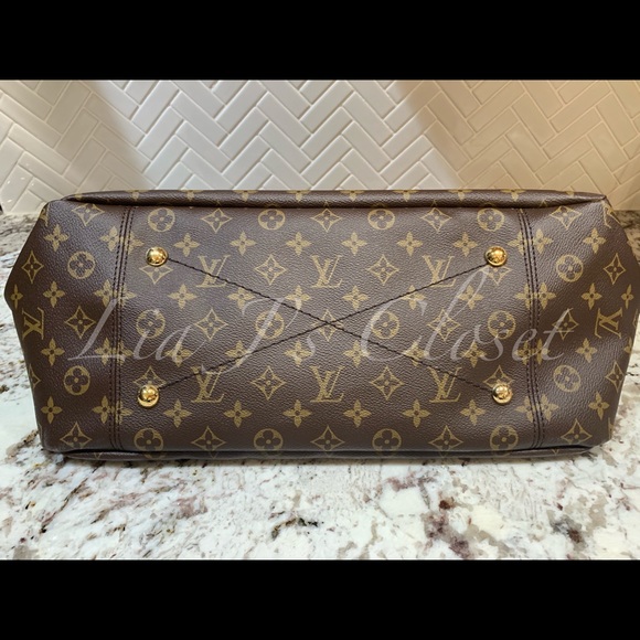 Like New Louis Vuitton Artsy MM Monogram 2017 - Picture 6 of 8